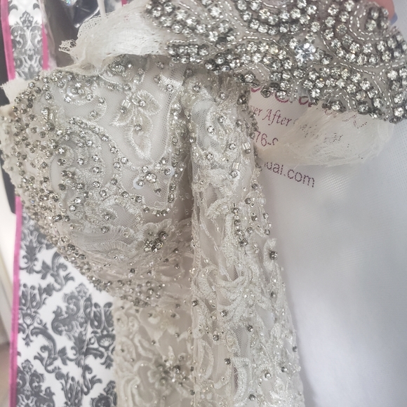 Allure wedding dress - Picture 15 of 16